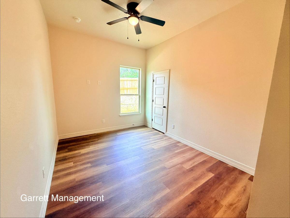 Townhouse for rent at 207 N Ridge, Lampasas, TX 76550