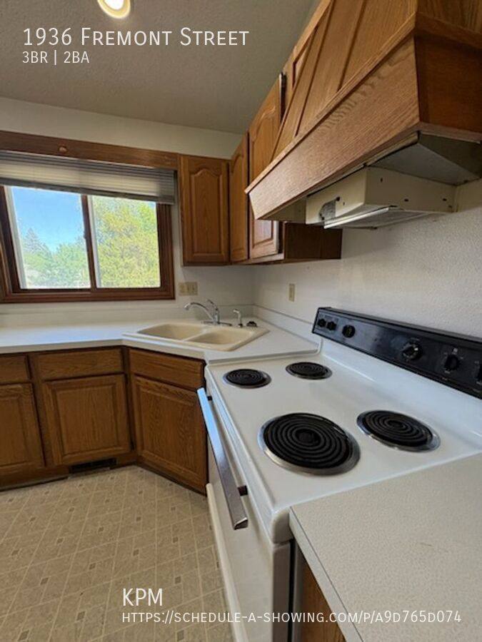 House for rent at 1936 Fremont St, Rapid City, SD 57702