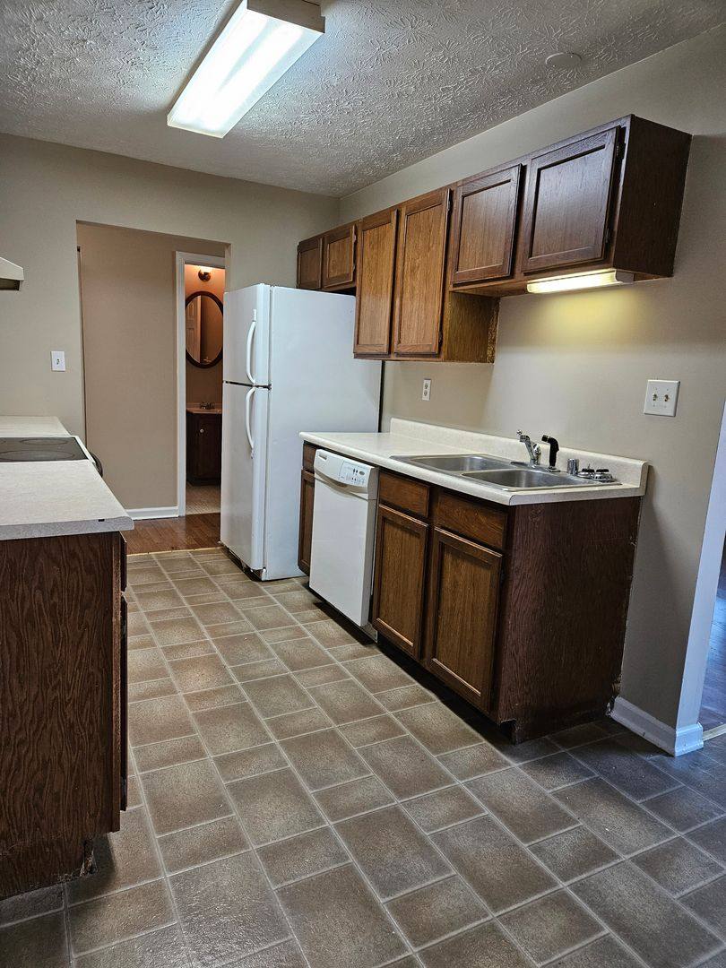 House for rent at 1322 Dale Dr, Winchester, KY 40391
