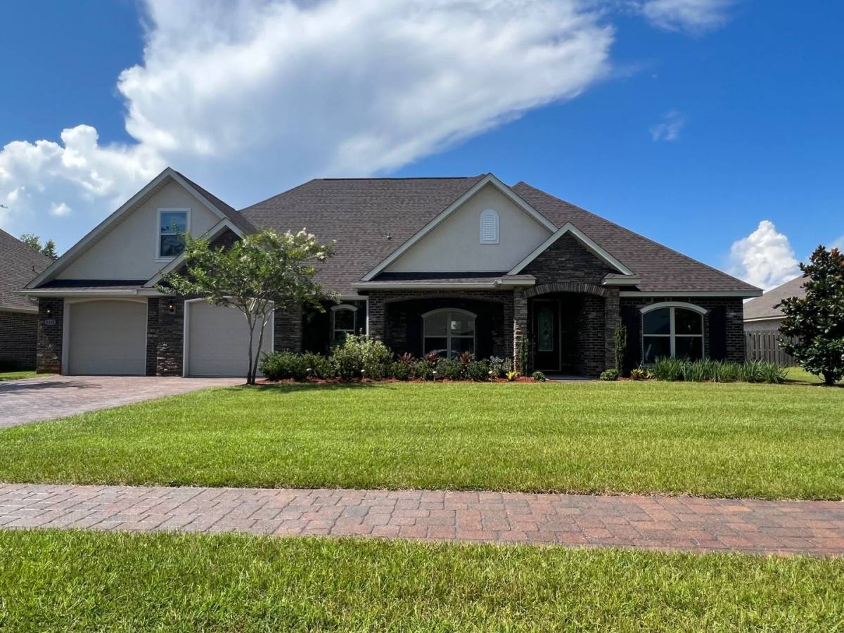 House for rent at 5148 Sandy Shores Dr, Gulf Breeze, FL 32563