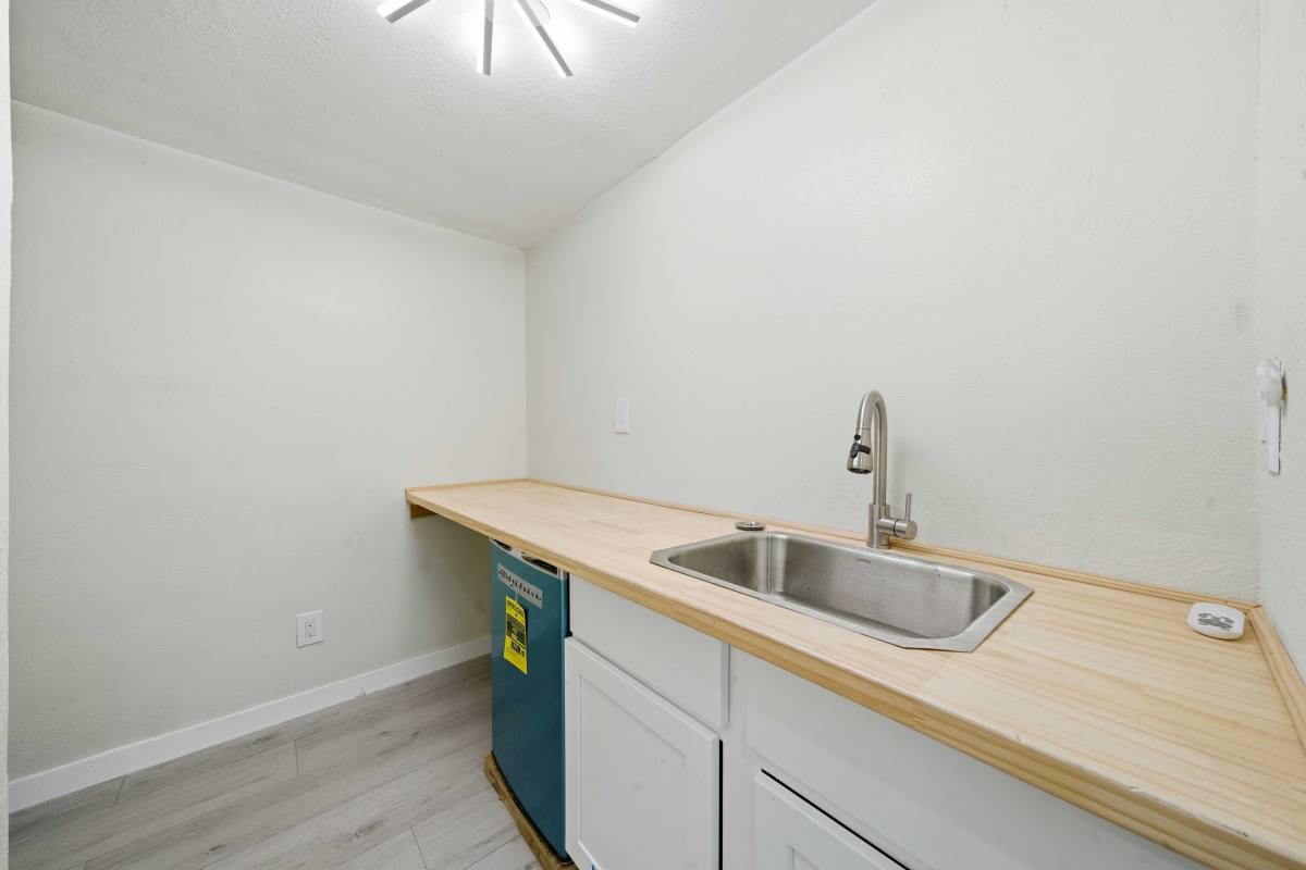 Apartment for rent at 122 Biering St #4, San Antonio, TX 78210