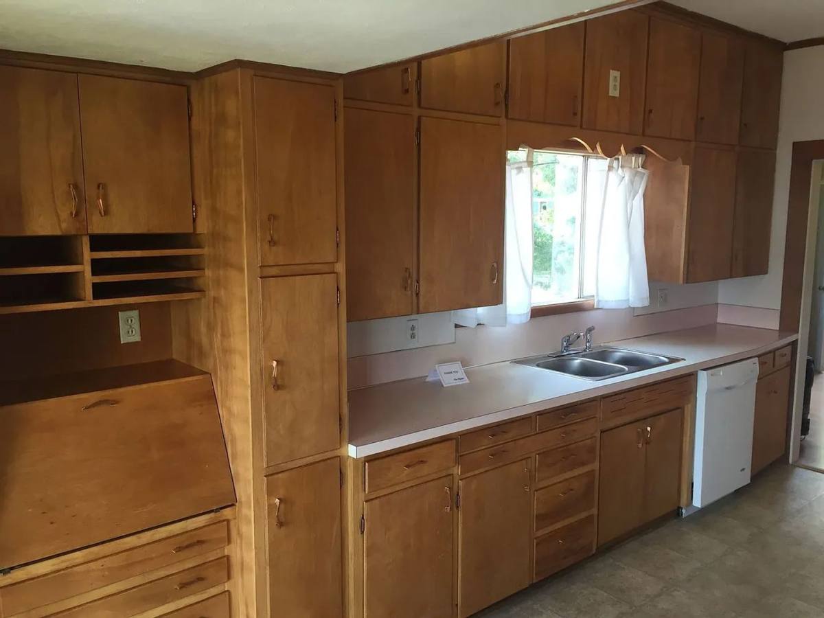 Apartment for rent at 634 Calapooia St, Albany, OR 97321