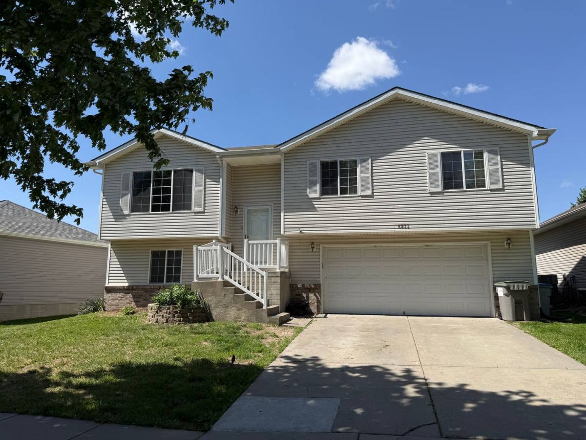 House for rent at 6933 Steamboat, Lincoln, NE 68521