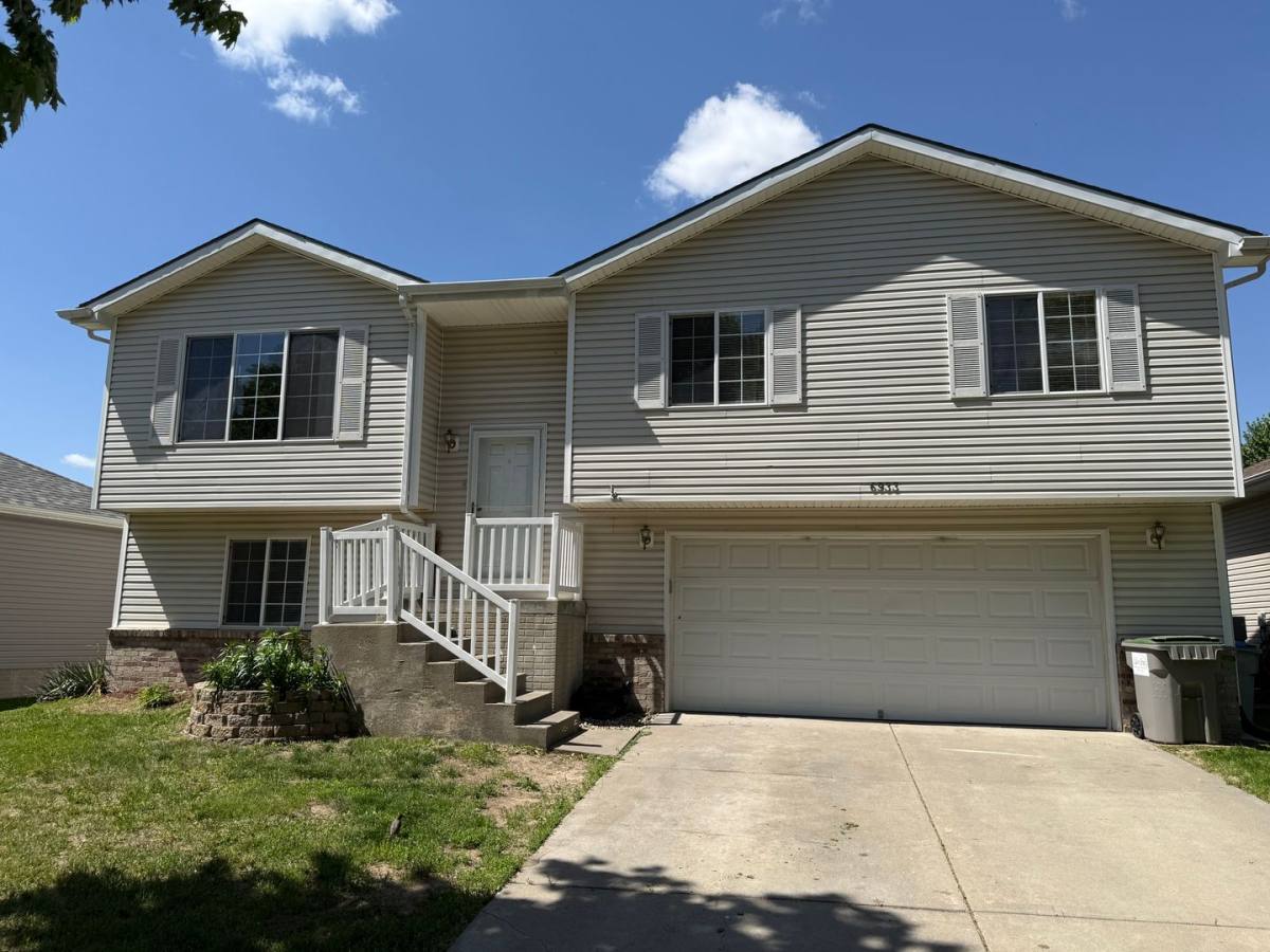 House for rent at 6933 Steamboat, Lincoln, NE 68521