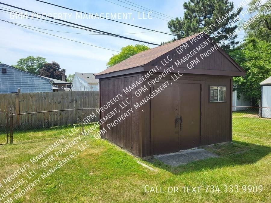 House for rent at 2745 Margaret St, Melvindale, MI 48122