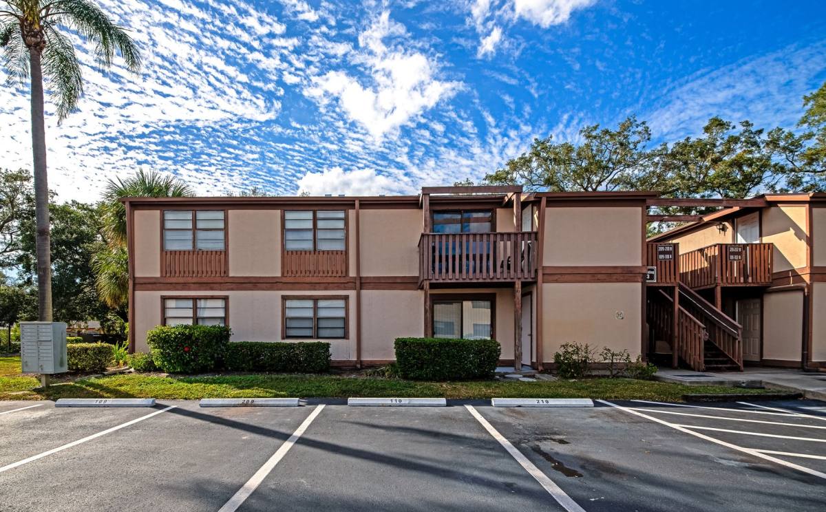 Condo for rent at 5026 Water Oak Dr, Bradenton, FL 34207