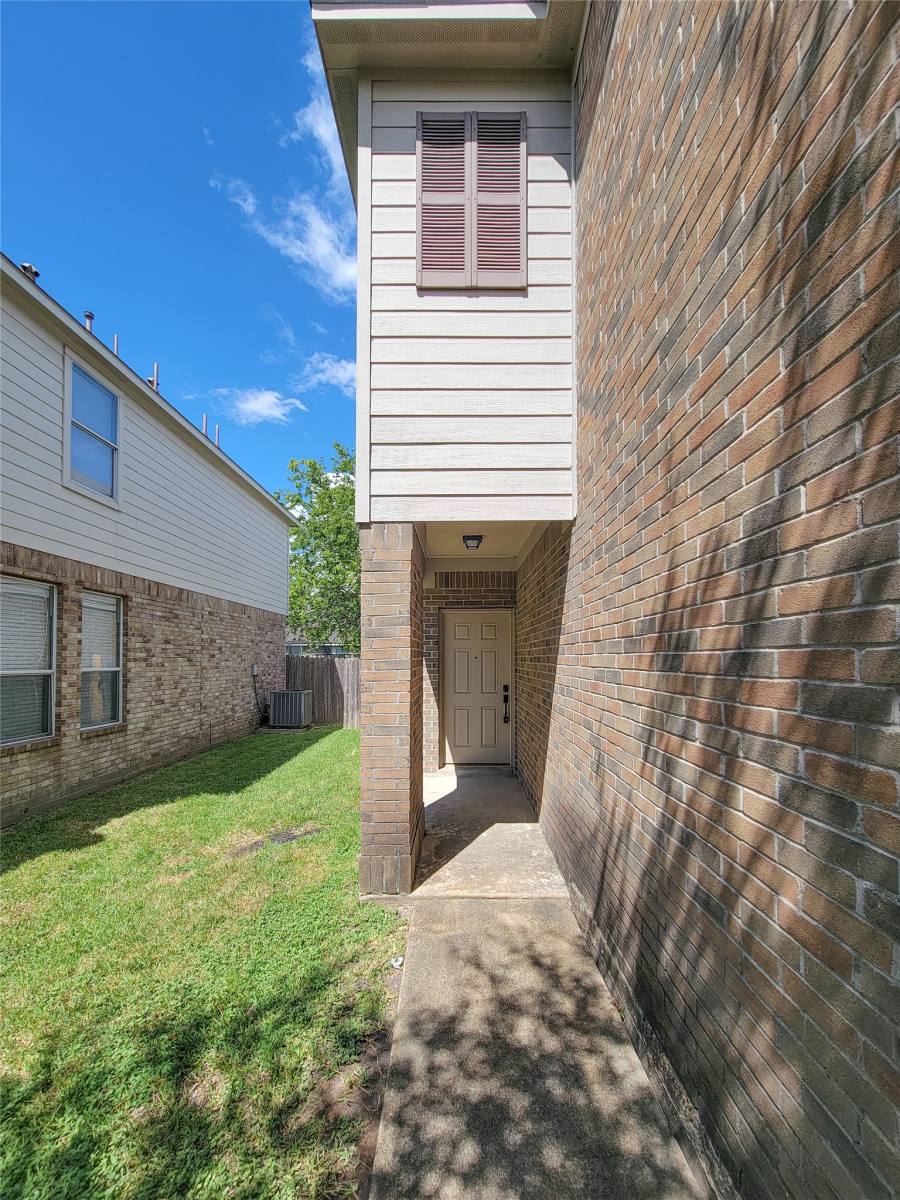 Apartment for rent at 19330 Harvest Stream Way, Houston, TX 77084