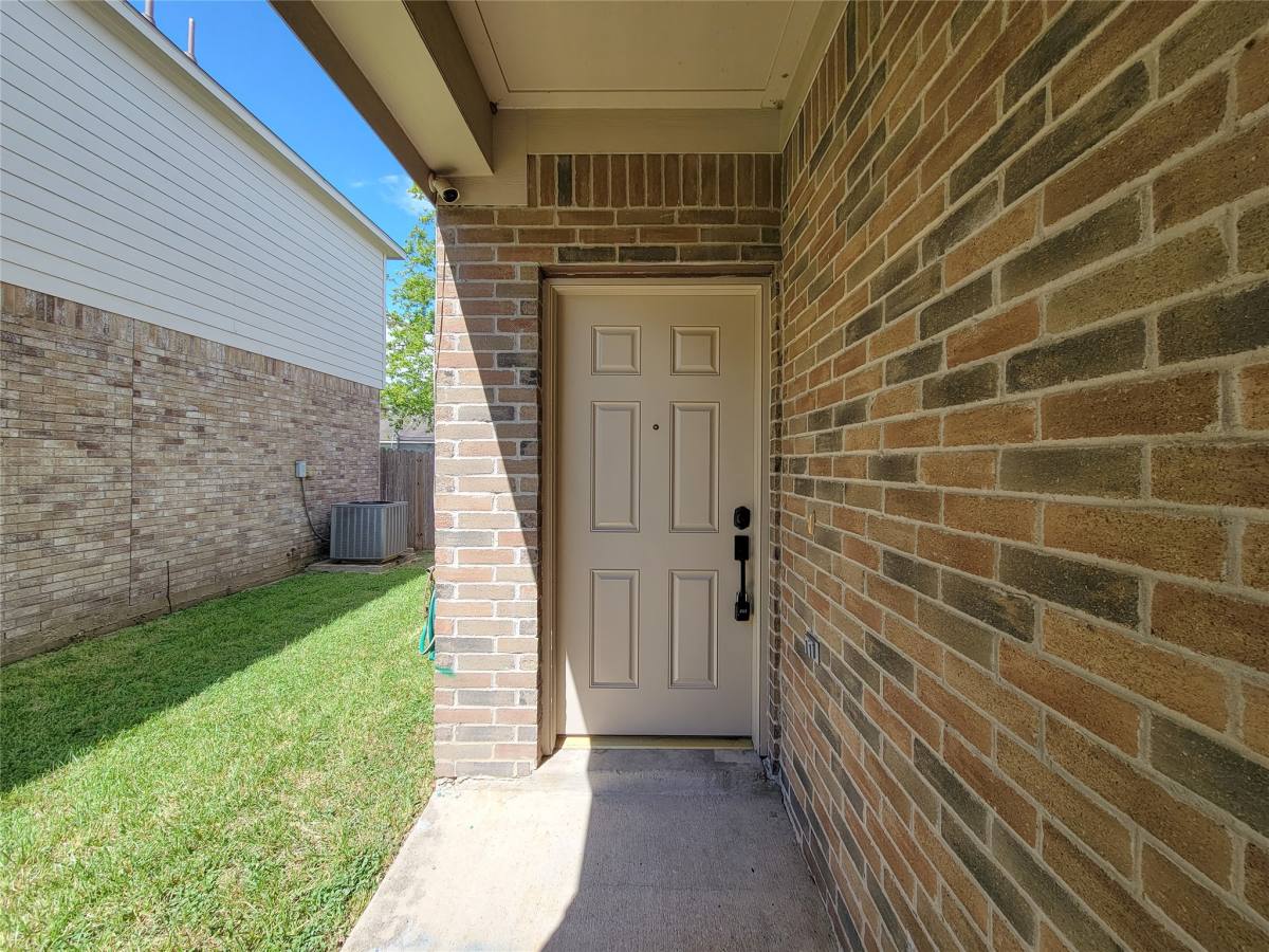 Apartment for rent at 19330 Harvest Stream Way, Houston, TX 77084