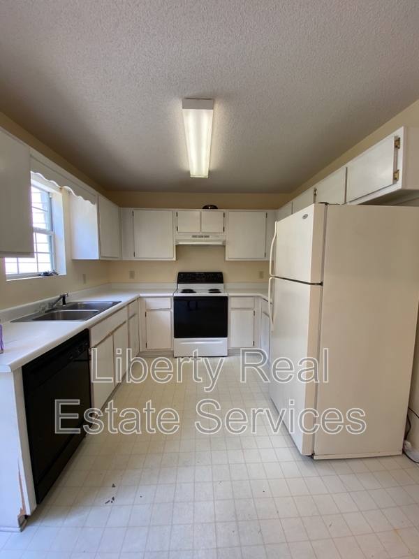 Apartment for rent at 1100 Pineland Ave #8C, Hinesville, GA 31313