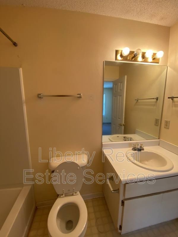 Apartment for rent at 1100 Pineland Ave #8C, Hinesville, GA 31313