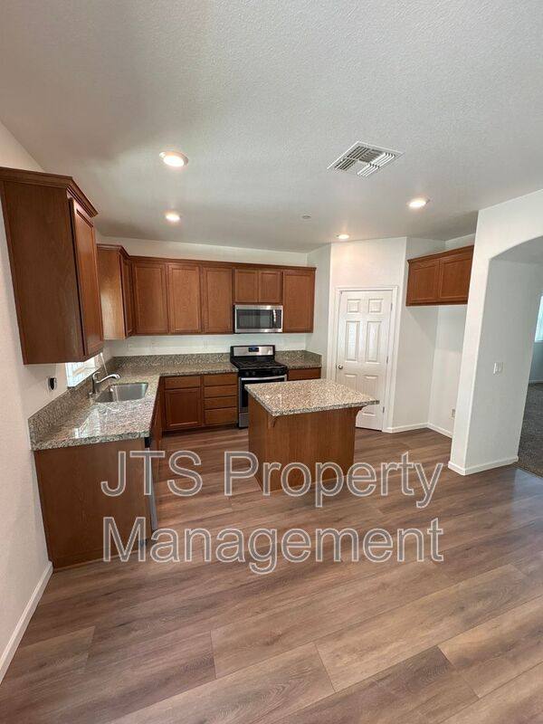 House for rent at 451 Ashwick Loop, Sacramento, CA 95823