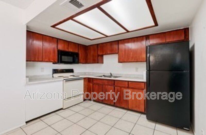 Apartment for rent at 21632 N 23rd Ave #14, Phoenix, AZ 85027