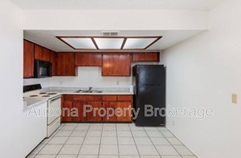 Apartment for rent at 21632 N 23rd Ave #14, Phoenix, AZ 85027