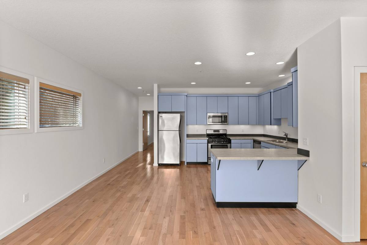 Condo for rent at 3220 N Michigan Ave, Portland, OR 97227