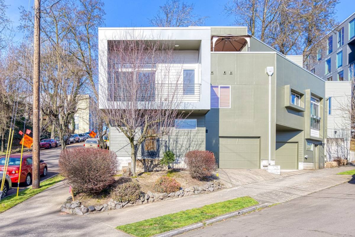 Condo for rent at 3220 N Michigan Ave, Portland, OR 97227
