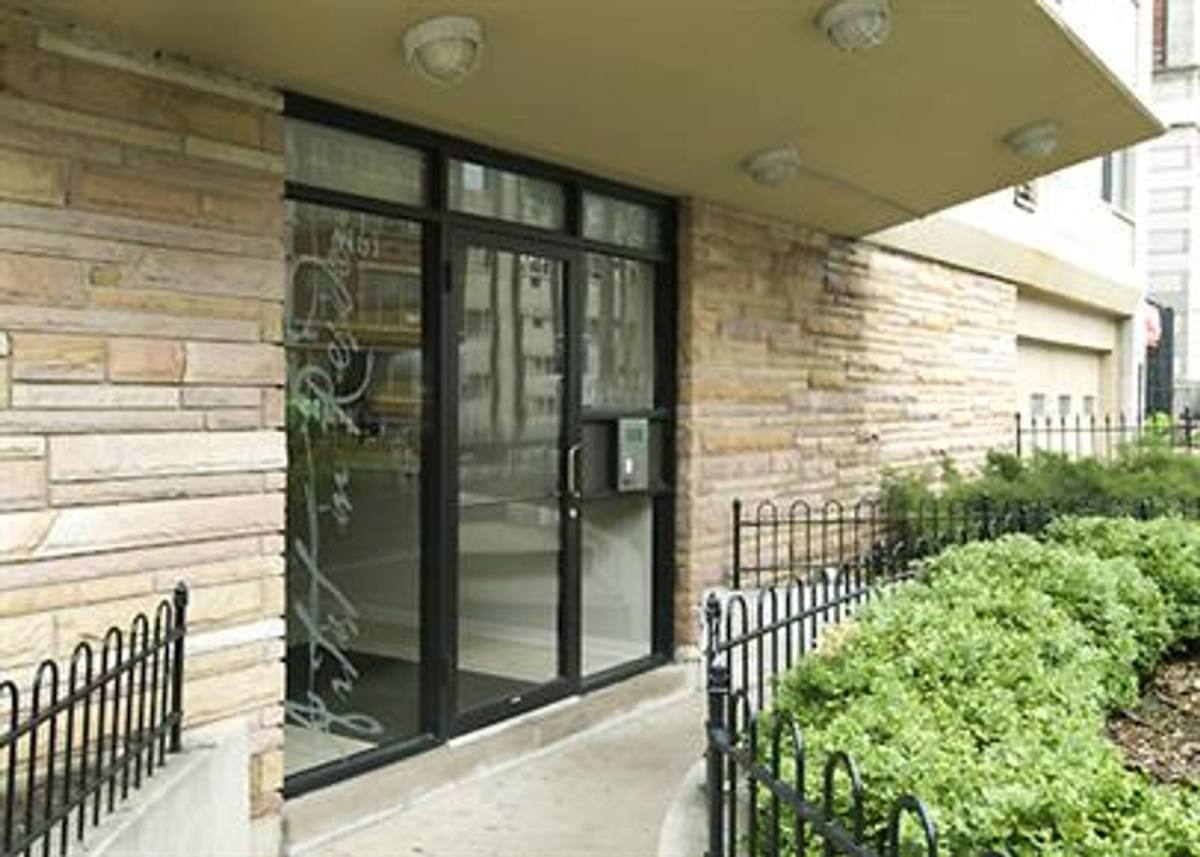 Apartment for rent at 6161 N Winthrop, Chicago, IL 60660