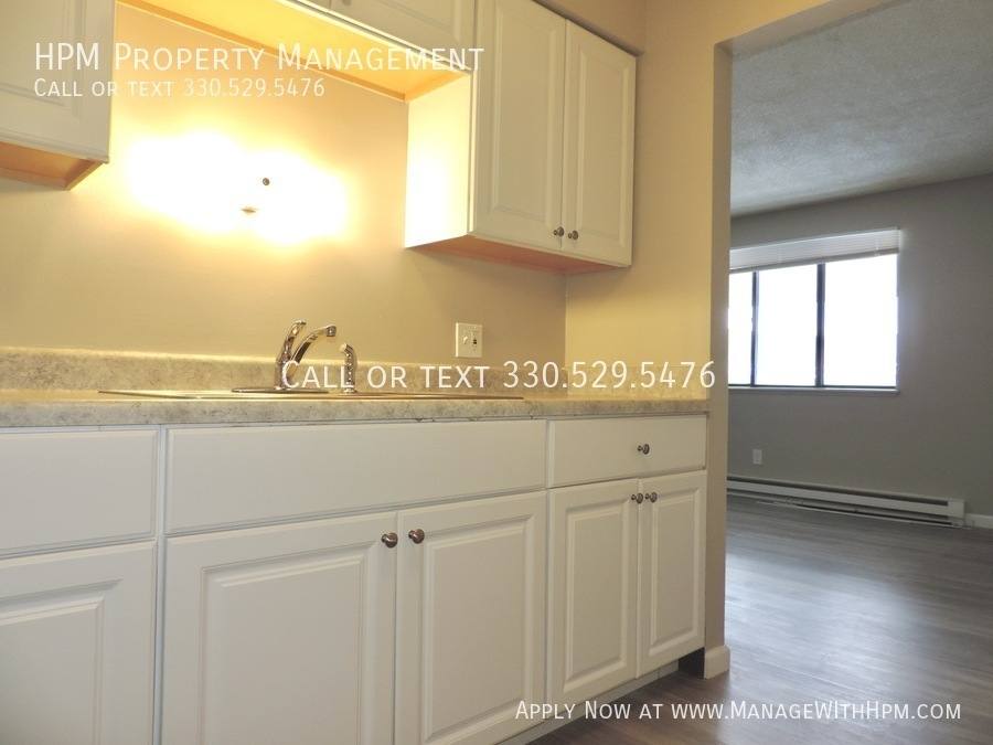 Apartment for rent at 1015 Howe Ave #20, Cuyahoga Falls, OH 44221