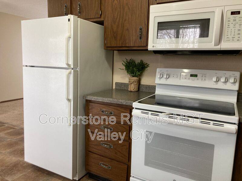 Townhouse for rent at 800 11th St NW, Valley City, ND 58072