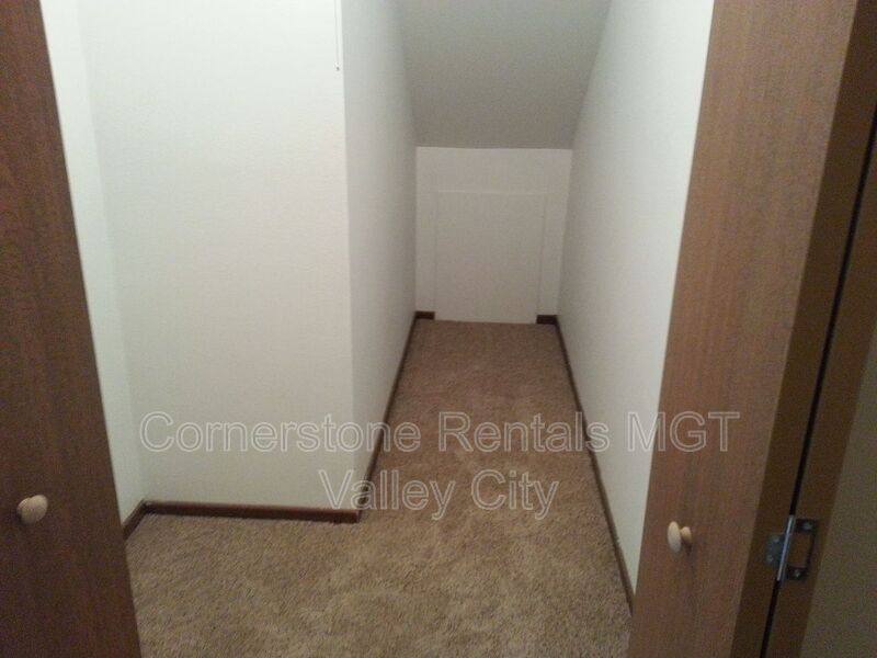 Townhouse for rent at 800 11th St NW, Valley City, ND 58072