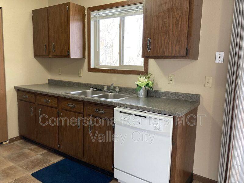 Townhouse for rent at 800 11th St NW, Valley City, ND 58072