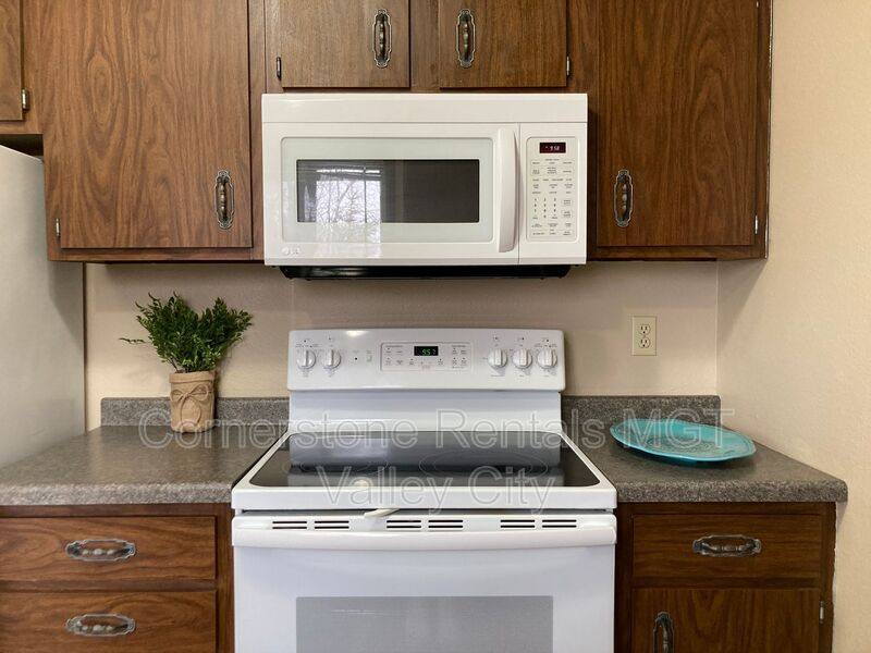 Townhouse for rent at 800 11th St NW, Valley City, ND 58072