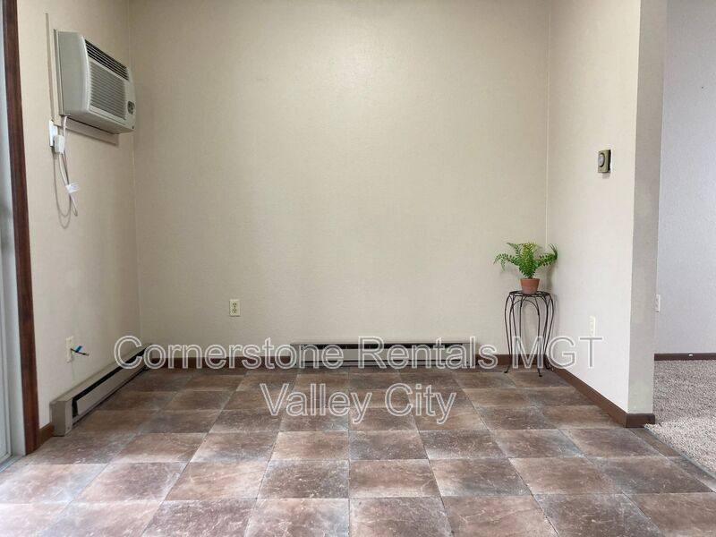 Townhouse for rent at 800 11th St NW, Valley City, ND 58072
