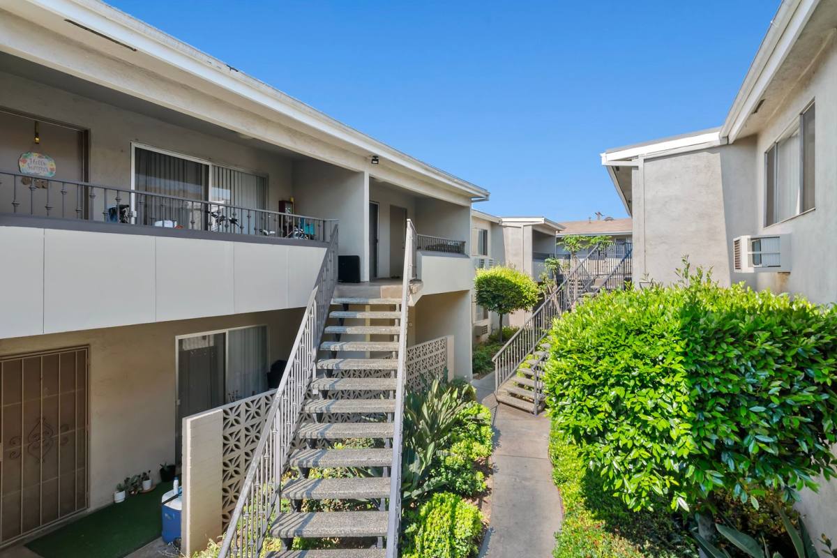 Apartment for rent at 1121 S Atlantic Ave, Alhambra, CA 91801
