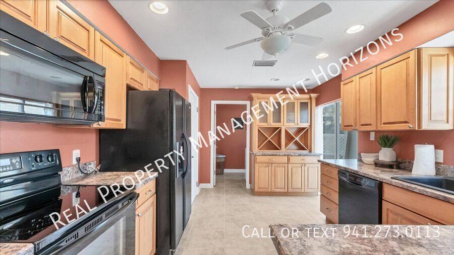 House for rent at 3613 57th Ave Dr W, Bradenton, FL 34210