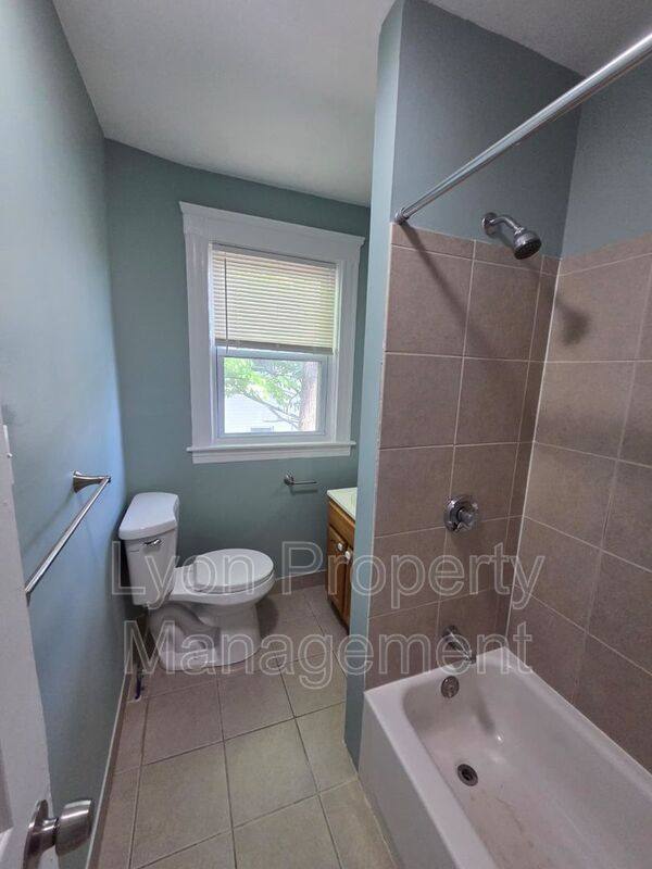 Apartment for rent at 88 Garfield Ave #6, Providence, RI 02908