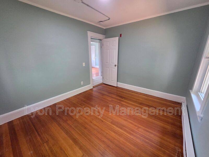 Apartment for rent at 88 Garfield Ave #6, Providence, RI 02908