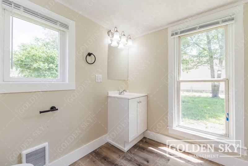House for rent at 1117 E Washington St, Muncie, IN 47305