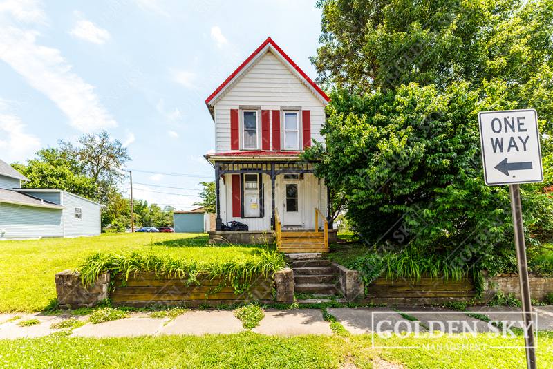 House for rent at 1117 E Washington St, Muncie, IN 47305