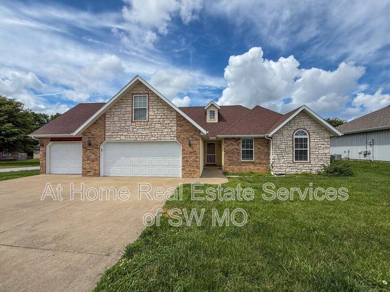 House for rent at 2977 W Lasalle St, Springfield, MO 65807