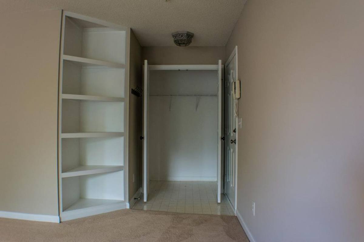 Condo for rent at 624 Ivy Glen Dr, Winston Salem, NC 27127