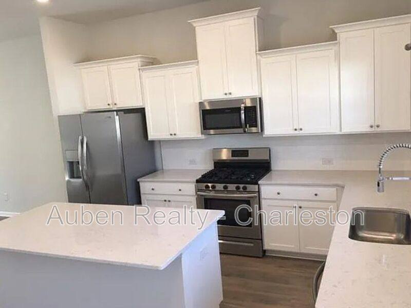 Townhouse for rent at 365 Spindlewood Way, Charleston, SC 29414