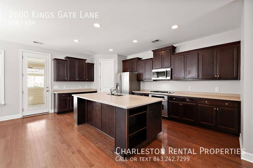 Townhouse for rent at 2600 Kings Gate Lane, Mount Pleasant, SC 29466