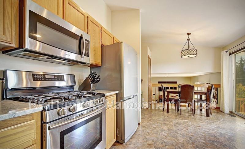 House for rent at 21024 12th Ave W, Lynnwood, WA 98036