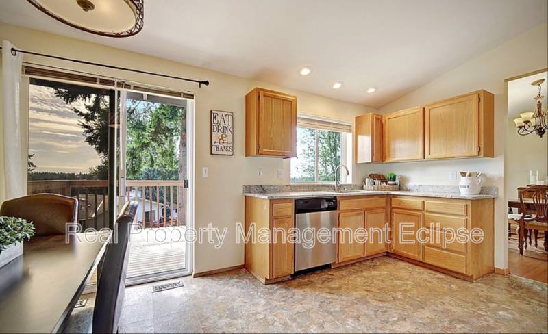 House for rent at 21024 12th Ave W, Lynnwood, WA 98036