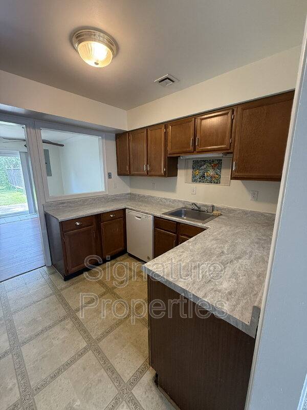 Townhouse for rent at 913 Ewell Rd, Virginia Beach, VA 23455