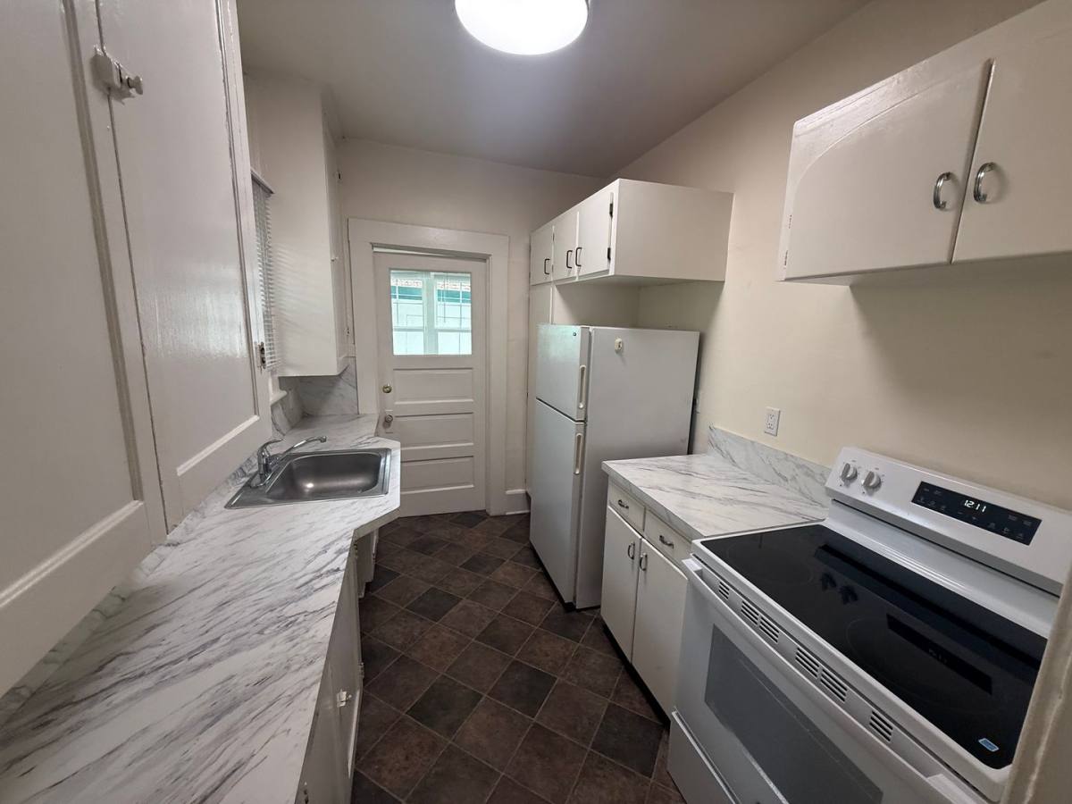House for rent at 861 E 26th Ave, Eugene, OR 97405