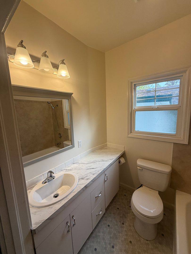 House for rent at 861 E 26th Ave, Eugene, OR 97405