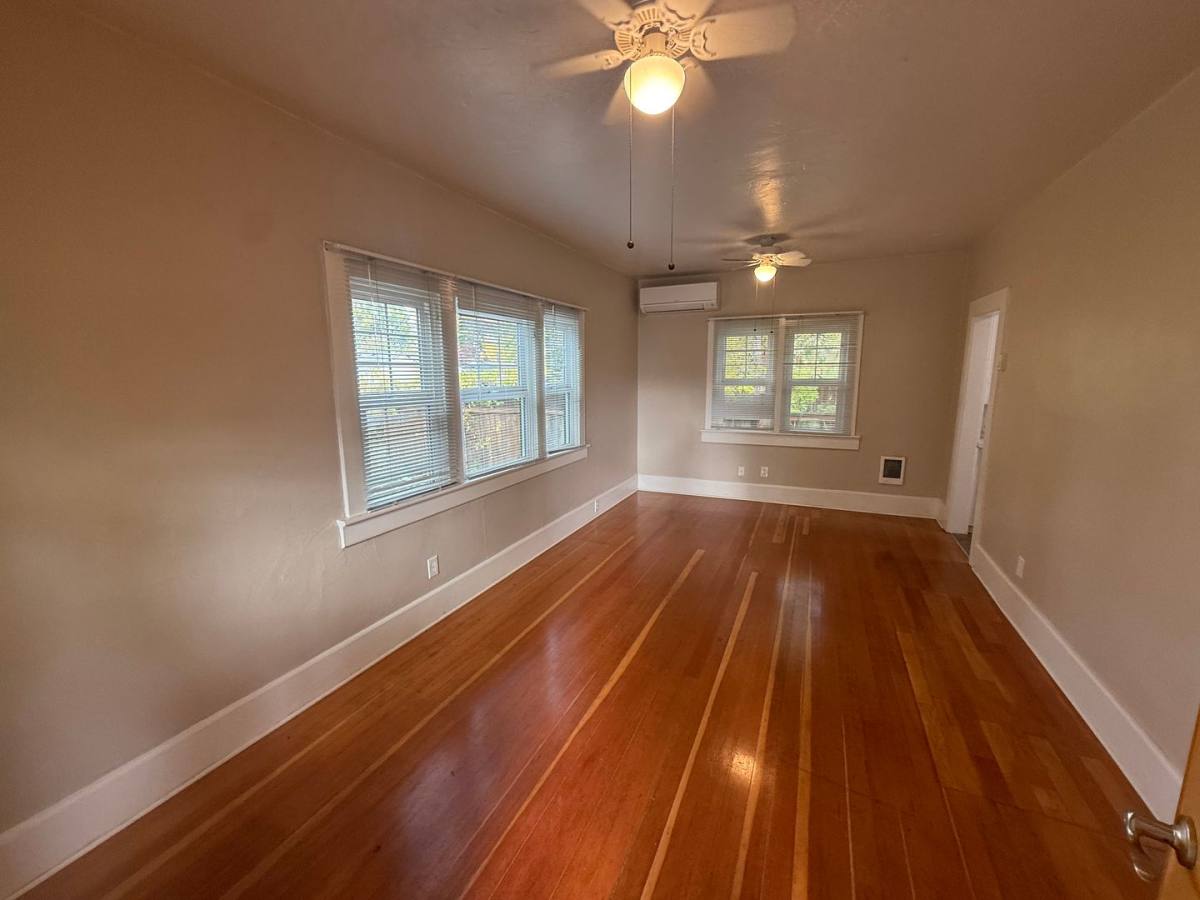 House for rent at 861 E 26th Ave, Eugene, OR 97405