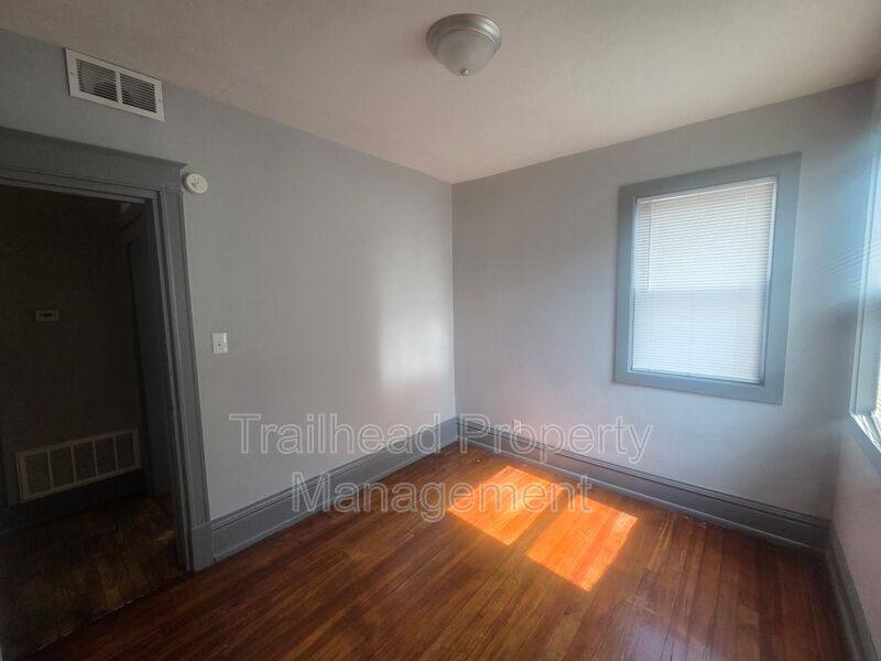 Apartment for rent at 3227 Central St #6, Kansas City, MO 64111