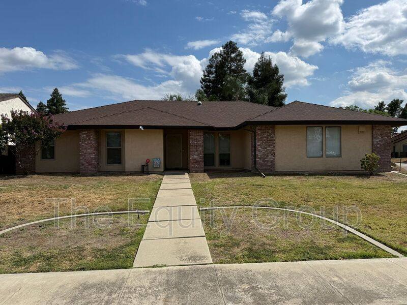 House for rent at 3009 E Grove Ave, Visalia, CA 93292