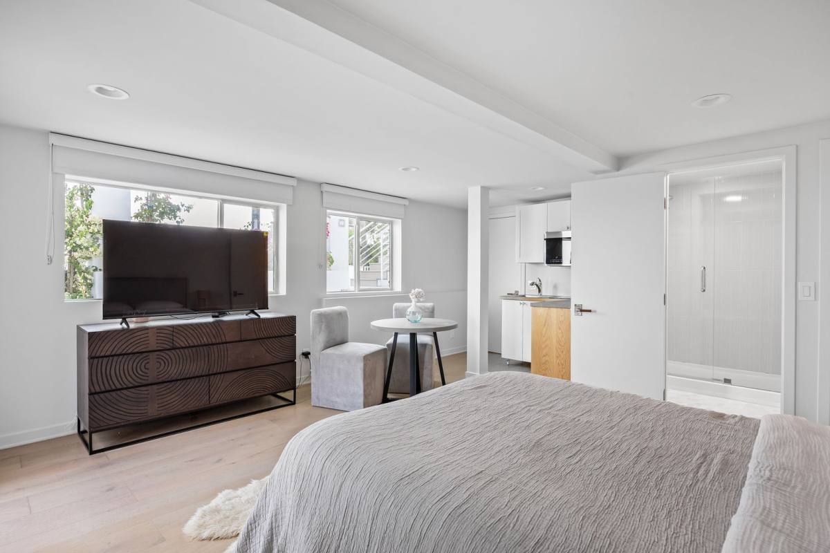 House for rent at 17440 Revello Dr, Pacific Palisades, CA 90272
