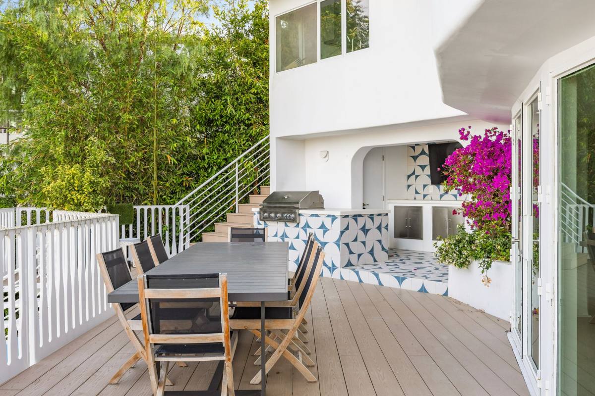 House for rent at 17440 Revello Dr, Pacific Palisades, CA 90272