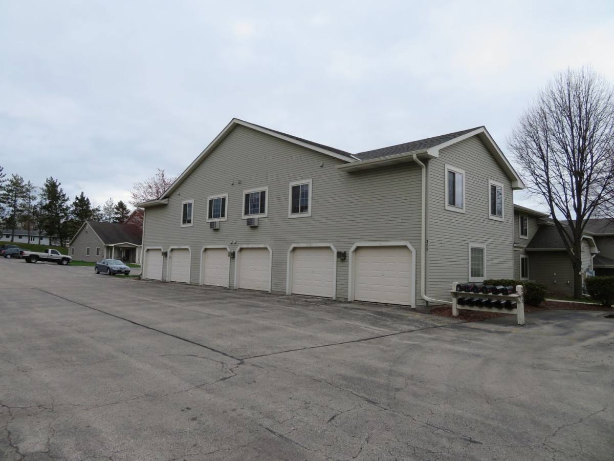 Apartment for rent at 385 Main St, Lomira, WI 53048