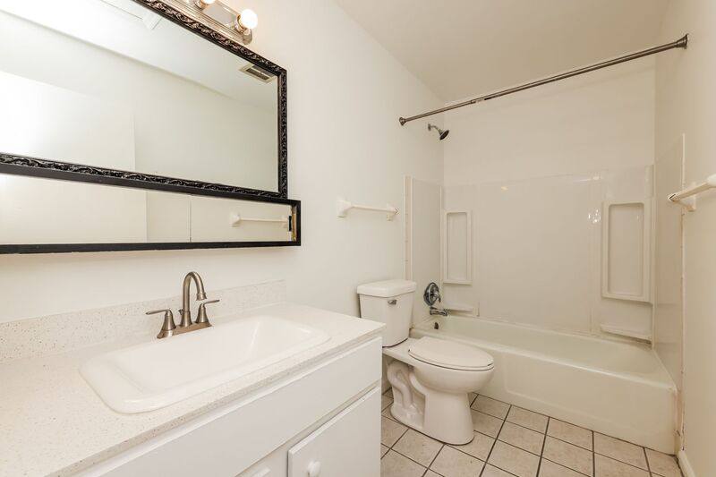 Apartment for rent at 2400-2406 Red Coach Dr, Springfield, OH 45503