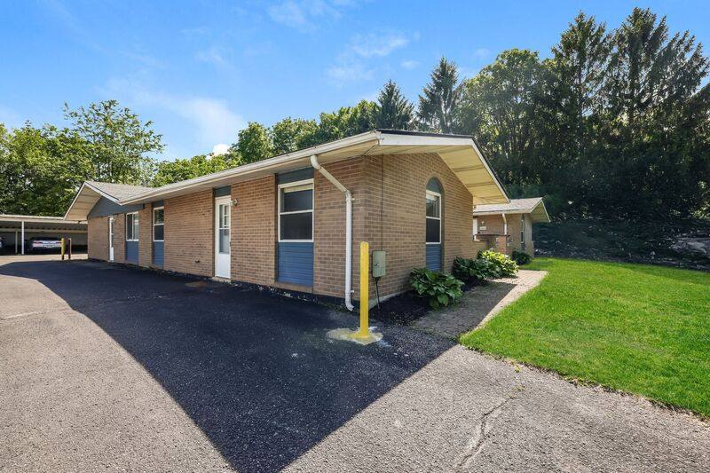 Apartment for rent at 2400-2406 Red Coach Dr, Springfield, OH 45503