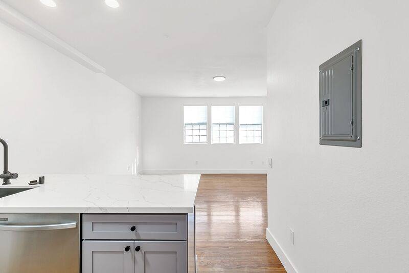 Townhouse for rent at 1827 Wilcox Ave #111, Los Angeles, CA 90028